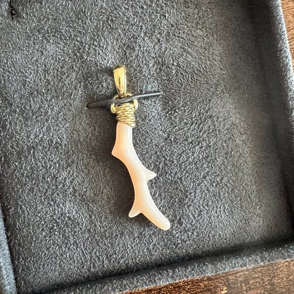 David Yurman Coral Amulet Pendant in 18K Yellow Gold w/ Pink Opal - - Picture 5 of 13